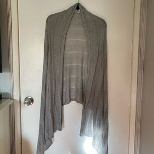 BCBG light king sleeve cardigan